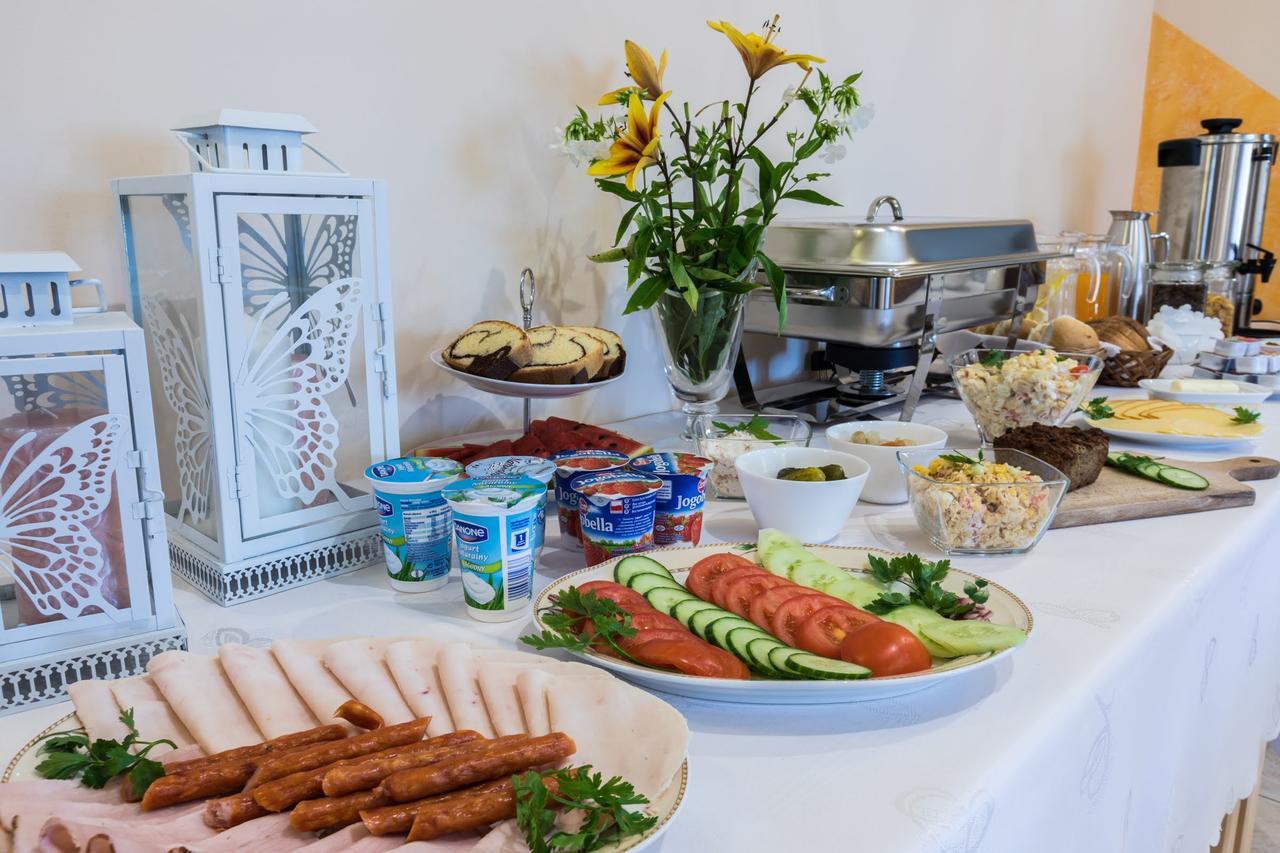 ゾンプ Janik Bed & Breakfast エクステリア 写真